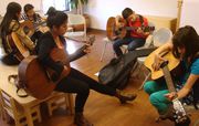 cosmos guitar class- guitar training classes in vadodara